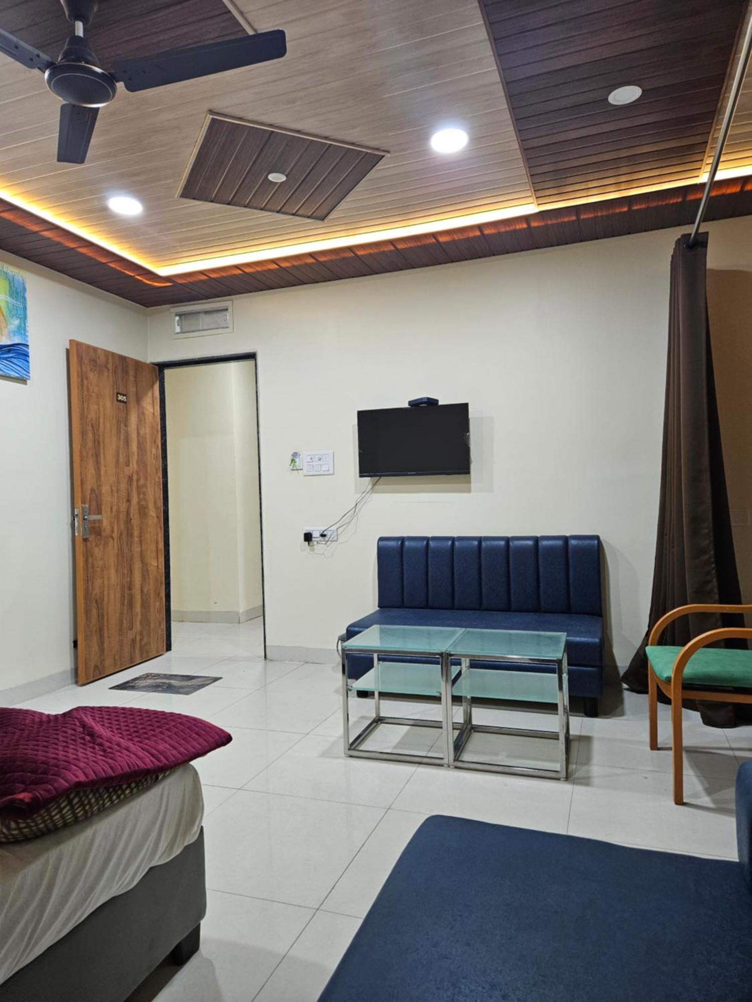 Hotel Shri Shiv Ganga Bhakt Niwas Ujjain Exterior foto